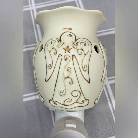Scentsy Heavenly Plug In Warmer Cream & Gold Angels Christmas Collection Retired - Picture 9 of 10